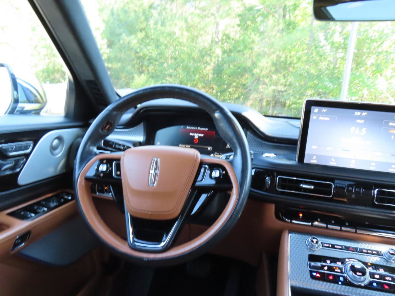 Used 2022 Lincoln Aviator Black Label w/ Dynamic Handling Package AWD/4WD image 28