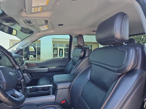 Used 2025 Ford F350 Lariat w/ Lariat Ultimate Package AWD/4WD image 16