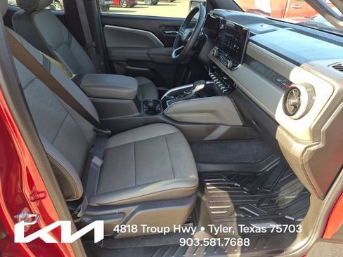 Used 2024 Chevrolet Colorado ZR2 w/ ZR2 Convenience Package III AWD/4WD image 12