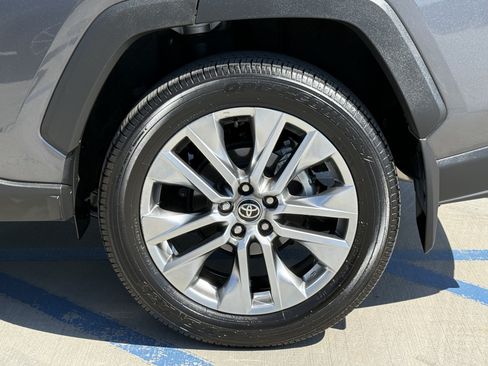 Used 2025 Toyota RAV4 XLE Premium AWD/4WD image 16