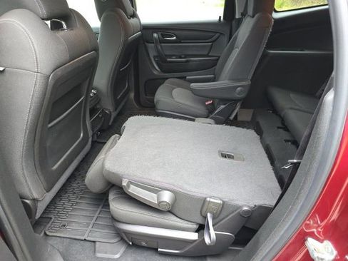 Used 2017 Chevrolet Traverse LT image 29