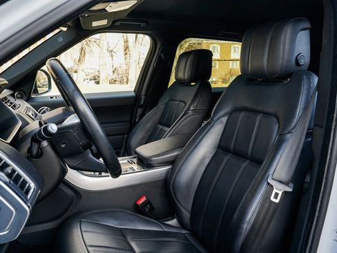 Used 2019 Land Rover Range Rover Sport SE image 16