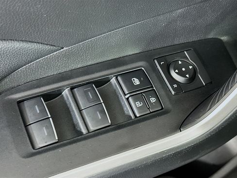 Used 2025 Toyota RAV4 XLE FWD image 15
