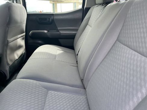 Used 2022 Toyota Tacoma SR5 RWD image 39