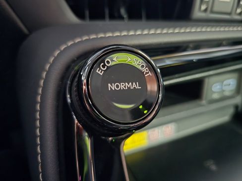Used 2025 Lexus NX 250 FWD image 23