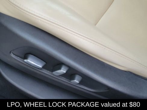 Used 2018 Cadillac XT5 Luxury w/ Driver Awareness Package image 6