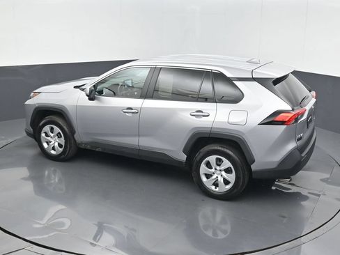 Used 2025 Toyota RAV4 LE AWD/4WD image 15