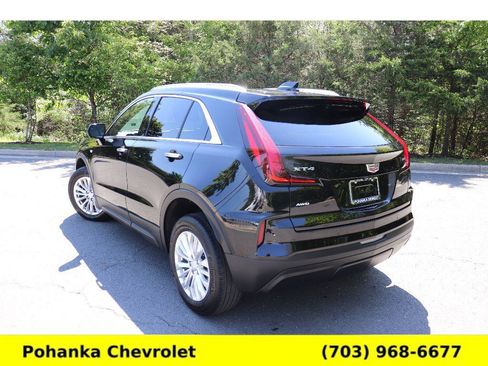 Used 2024 Cadillac XT4 Luxury w/ Cold Weather Package AWD/4WD image 5