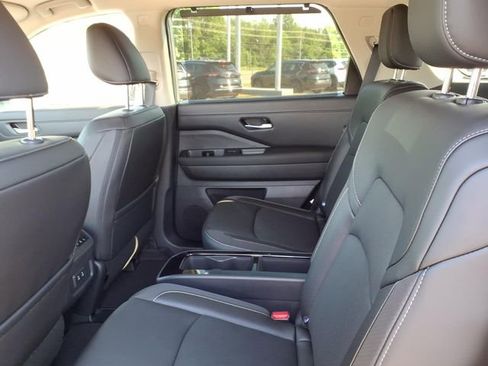 New 2026 Nissan Pathfinder SL AWD/4WD image 8