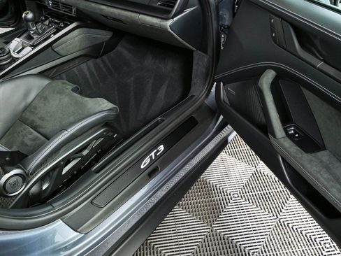 Certified 2026 Porsche 911 GT3 RWD image 22