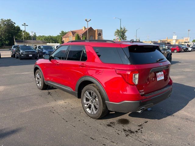 Used 2024 Ford Explorer XLT w/ Equipment Group 202A AWD/4WD image 7