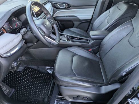 Used 2022 Jeep Compass Limited image 14