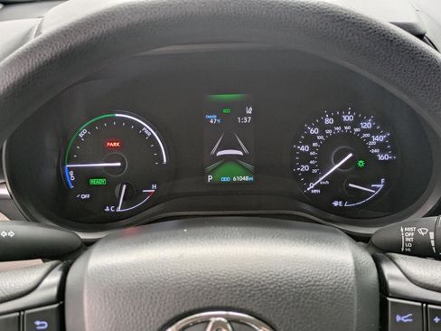 Used 2024 Toyota Sienna LE image 17