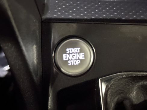 Used 2022 Volkswagen Tiguan SE image 27