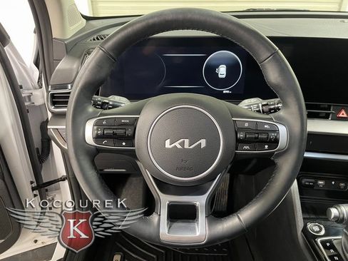 Used 2025 Kia Sportage SX image 14
