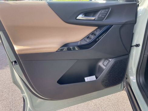 Used 2025 Chevrolet Equinox ACTIV w/ Safety and Technology Package FWD image 17