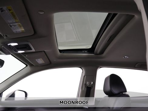 Used 2023 Honda HR-V EX-L image 3