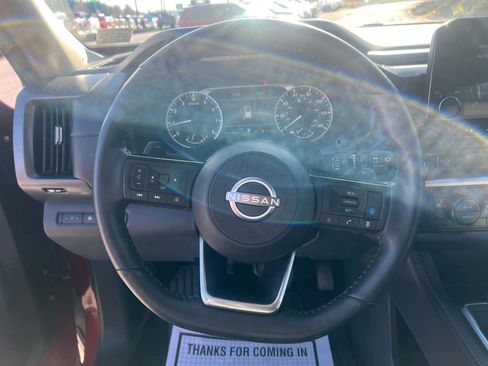 Used 2023 Nissan Pathfinder SL image 15