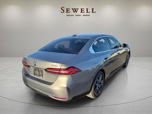 Used 2026 BMW 530i w/ Convenience Package RWD image 5