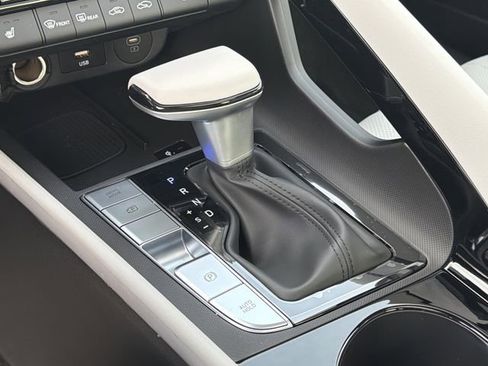 New 2026 Hyundai Elantra Limited image 30