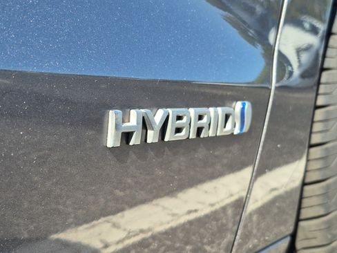 Used 2021 Toyota Sienna XLE image 8