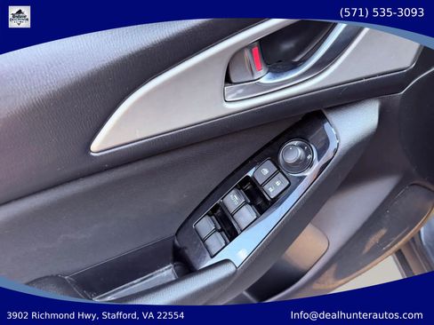 Used 2017 MAZDA MAZDA3 Sport FWD image 19