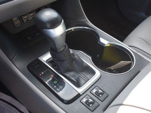 Used 2019 Toyota Highlander XLE image 30