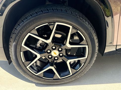 Used 2026 Chevrolet Traverse High Country w/ LPO, Floor Liner Package AWD/4WD image 12