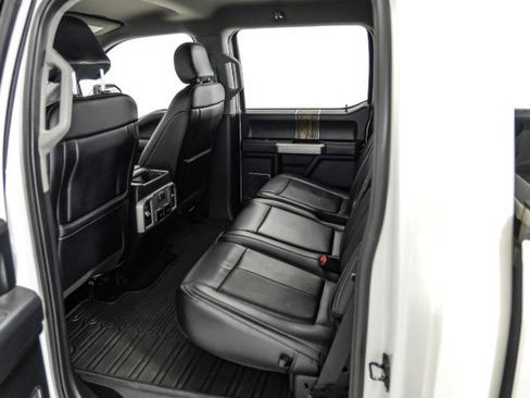 Used 2019 Ford F150 Lariat image 31