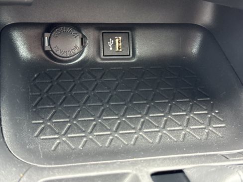 Used 2024 Toyota RAV4 XLE FWD image 25