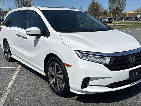 Used 2024 Honda Odyssey Touring image 1