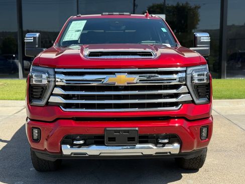 Used 2025 Chevrolet Silverado 3500 High Country w/ Technology Package AWD/4WD image 5