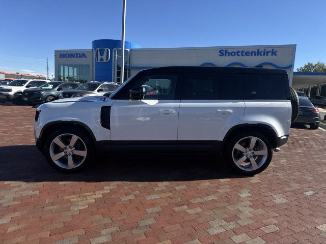 Used 2024 Land Rover Defender 110 SE AWD/4WD image 33