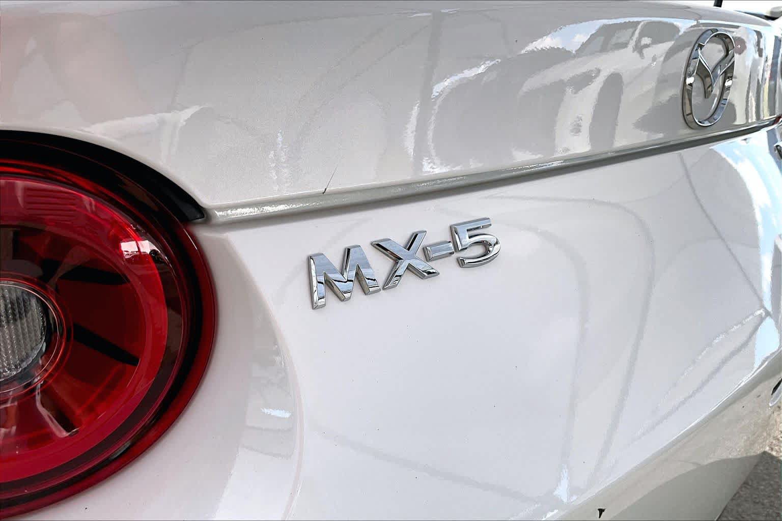 Used 2024 MAZDA MX-5 Miata Grand Touring RWD image 28