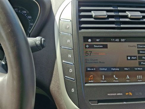 Certified 2019 Lincoln MKC Reserve w/ MKC Climate Package AWD/4WD image 14