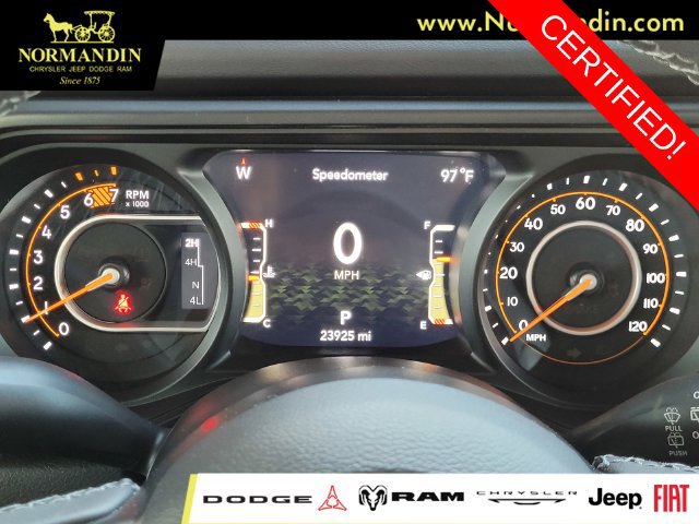 Certified 2025 Jeep Wrangler Unlimited Rubicon w/ Convenience Group AWD/4WD image 8