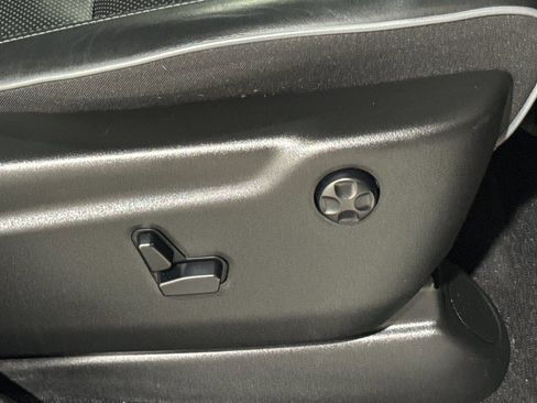 Used 2020 Jeep Grand Cherokee Overland image 24