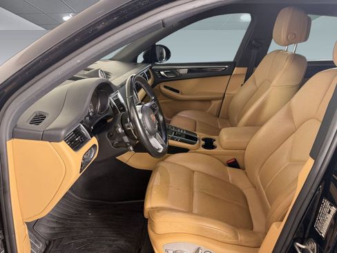 Used 2018 Porsche Macan AWD/4WD image 5