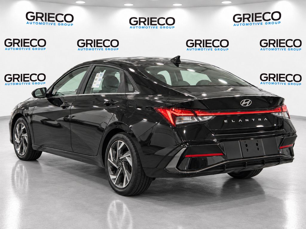 Used 2025 Hyundai Elantra Limited FWD image 4