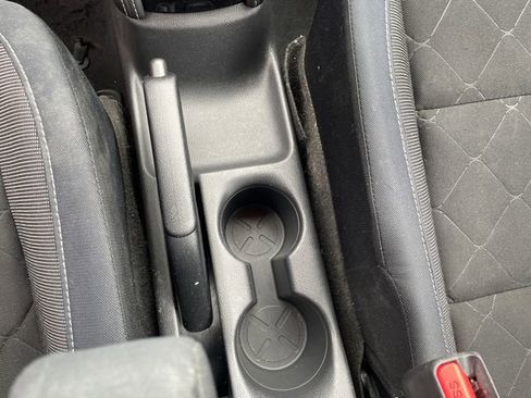Used 2018 Nissan Kicks S FWD image 33