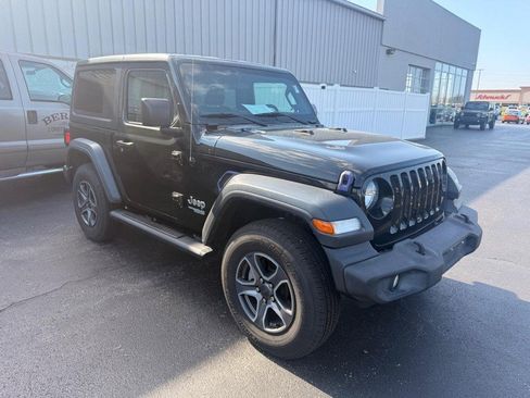 Used 2019 Jeep Wrangler Sport image 4