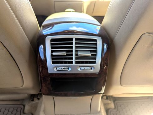 Used 2010 Mercedes-Benz S 550 4MATIC image 43