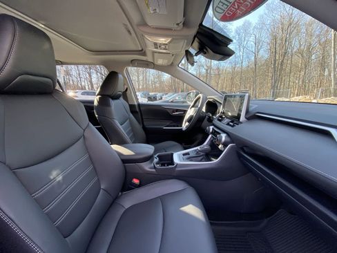 Certified 2025 Toyota RAV4 XLE Premium image 25