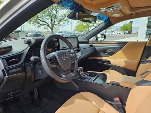 Used 2025 Lexus ES 350 w/ Premium Package image 11