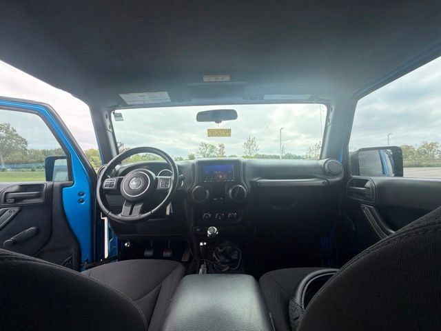 Used 2015 Jeep Wrangler Unlimited Sport w/ Connectivity Group AWD/4WD image 14