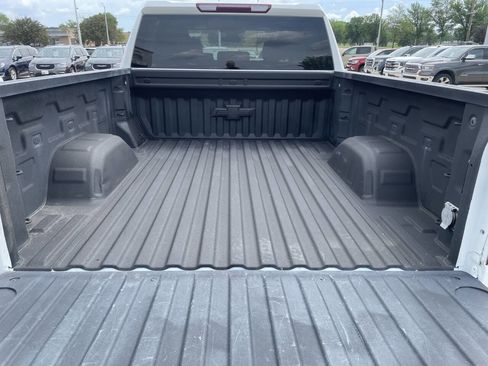 Used 2022 Chevrolet Silverado 1500 LT image 13