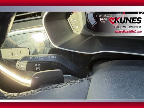 Used 2025 Audi Q3 2.0T Premium image 19