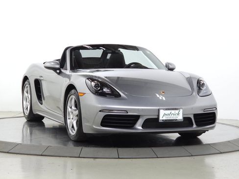 Used 2018 Porsche 718 Boxster RWD image 1