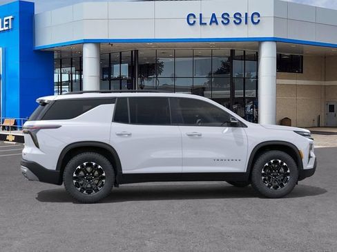 New 2027 Chevrolet Traverse Z71 w/ Enhanced Driving Package AWD/4WD image 5