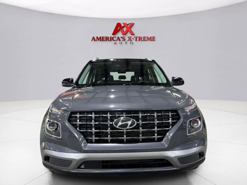 Used 2024 Hyundai Venue Limited FWD image 10